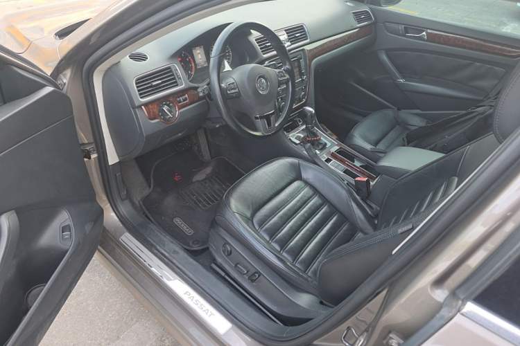 Used Volkswagen Passat 2013 1.8TSI DSG Prestige Edition Left Front Seat
