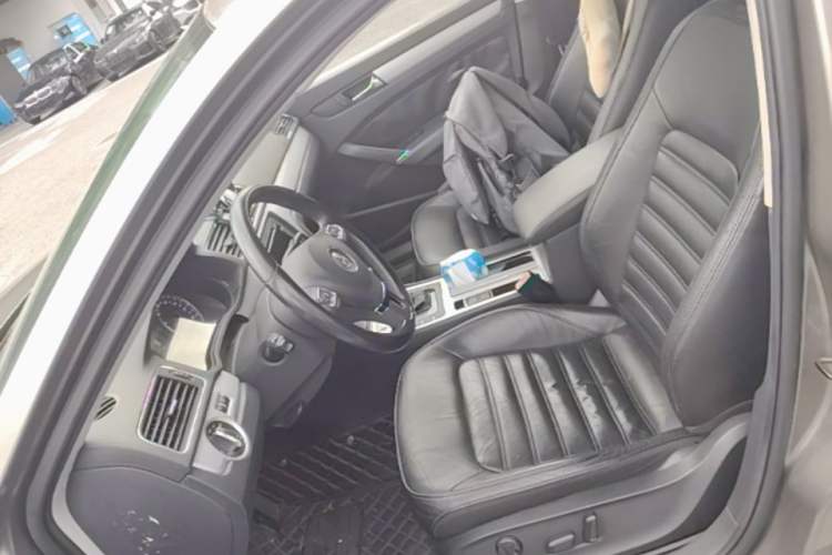 Used Volkswagen Passat 2013 1.8TSI DSG Prestige Edition Left Front Seat