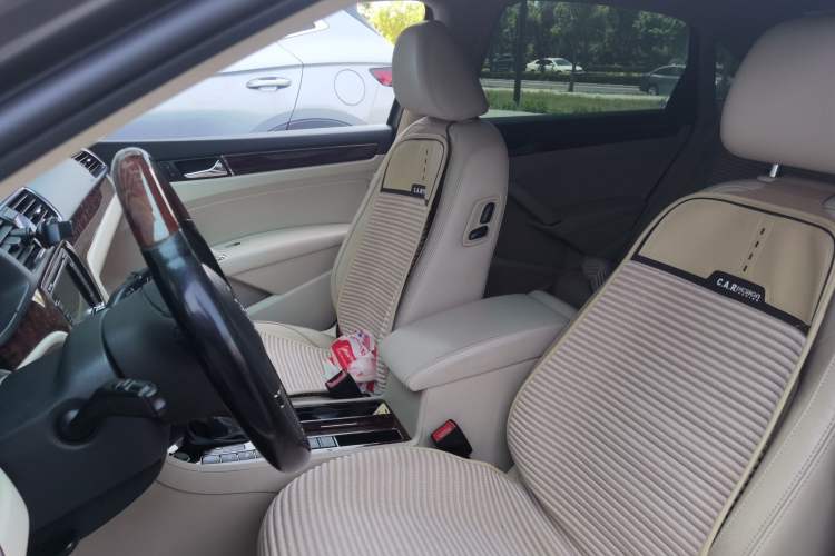 Used Volkswagen Passat 2013 2.0 TSI DSG Ultimate Edition Left Front Seat
