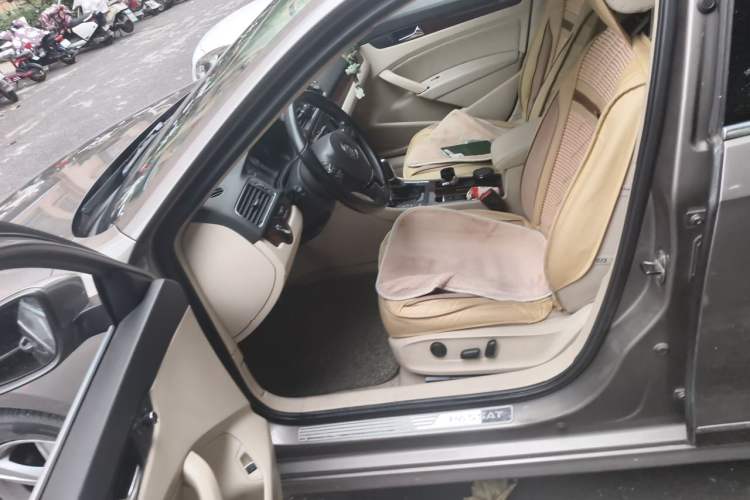 Used Volkswagen Passat 2013 1.8TSI DSG Prestige Edition Left Front Seat