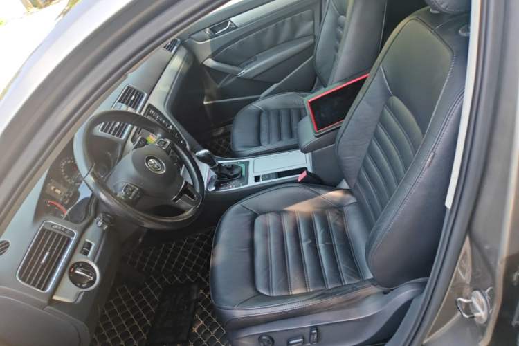 Used Volkswagen Passat 2013 2.0 TSI DSG Prestige Edition Left Front Seat