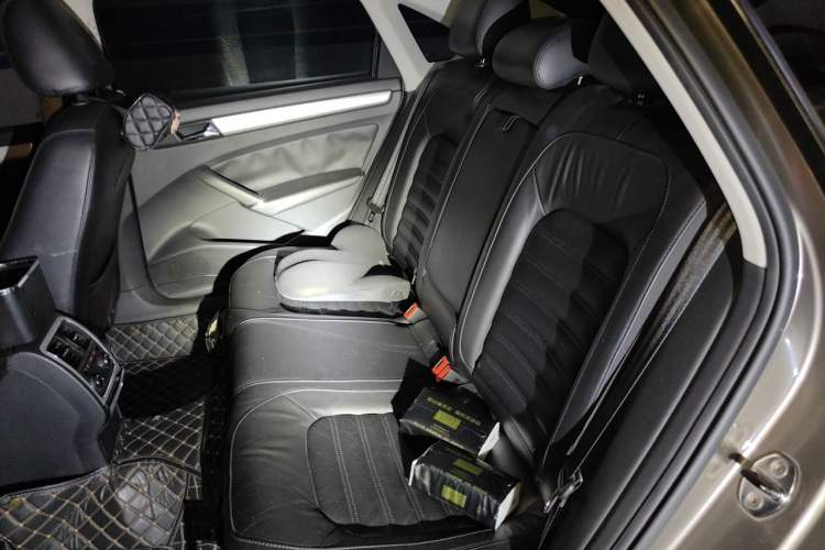 Used Volkswagen Passat 2013 1.8TSI DSG Prestige Edition Left Rear Seat
