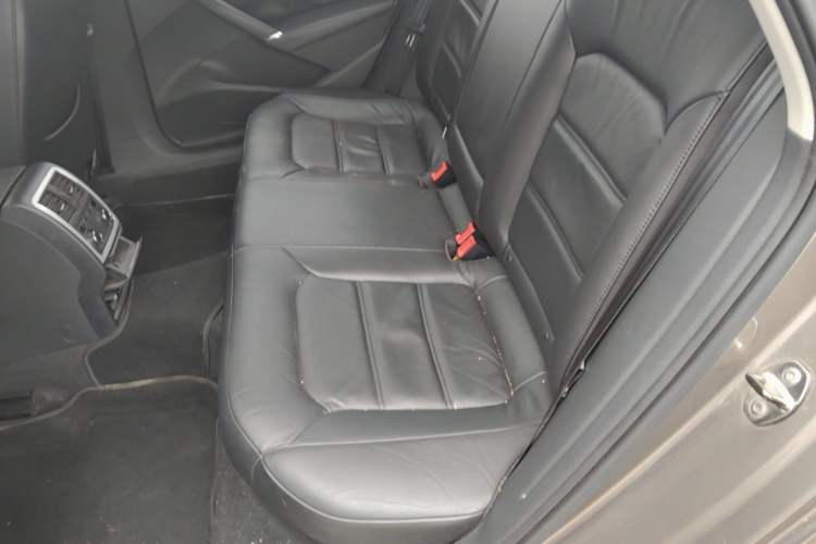 Used Volkswagen Passat 2013 1.8TSI DSG Prestige Edition Left Rear Seat