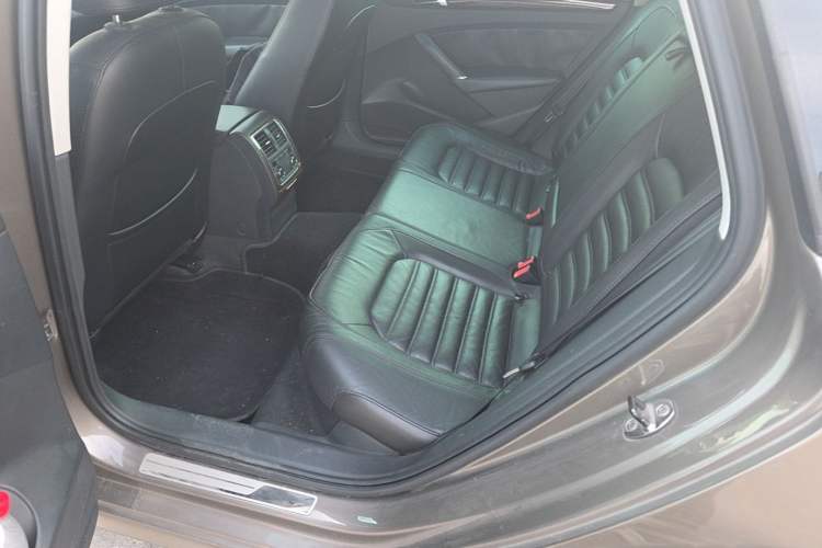 Used Volkswagen Passat 2013 1.8TSI DSG Prestige Edition Left Rear Seat