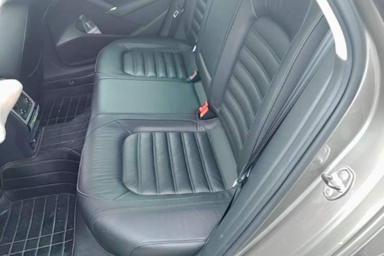 Used Volkswagen Passat 2013 1.8TSI DSG Prestige Edition Left Rear Seat