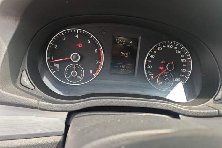 Used Volkswagen Passat 2013 1.8TSI DSG Prestige Edition Odometer Close Up