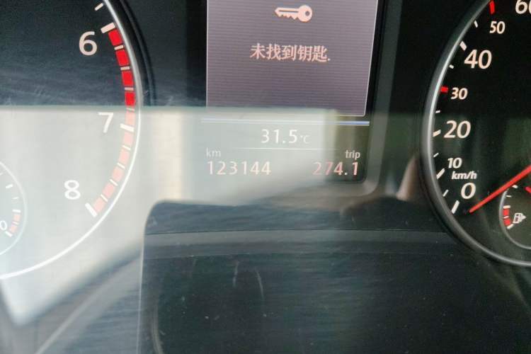 Used Volkswagen Passat 2013 1.8TSI DSG Prestige Edition Odometer Close Up