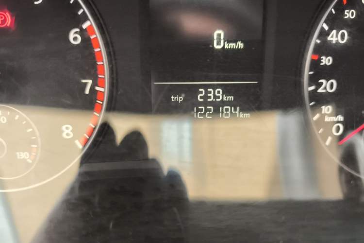 Used Volkswagen Passat 2013 1.8TSI DSG Prestige Edition Odometer Close Up
