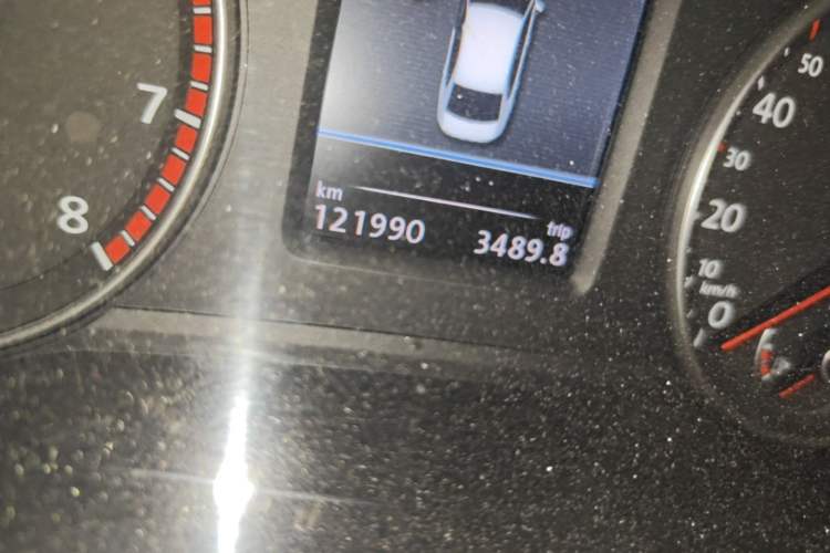 Used Volkswagen Passat 2013 1.8TSI DSG Prestige Edition Odometer Close Up