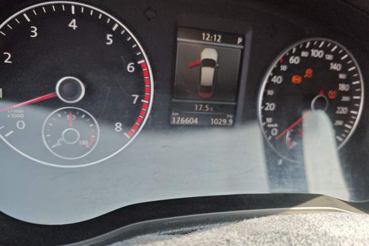 Used Volkswagen Passat 2013 3.0L V6 DSG Flagship Edition Odometer Close Up