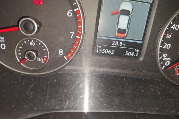 Used Volkswagen Passat 2013 1.8TSI DSG Prestige Edition Odometer Close Up