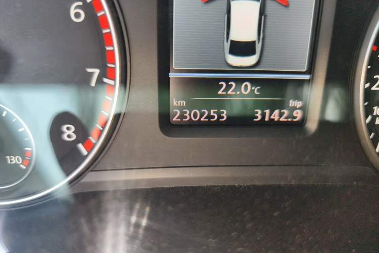 Used Volkswagen Passat 2013 1.8TSI DSG Prestige Edition Odometer Close Up