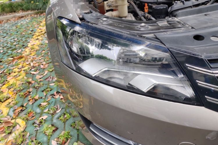 Used Volkswagen Passat 2013 1.8TSI DSG Prestige Edition Right Front Headlight