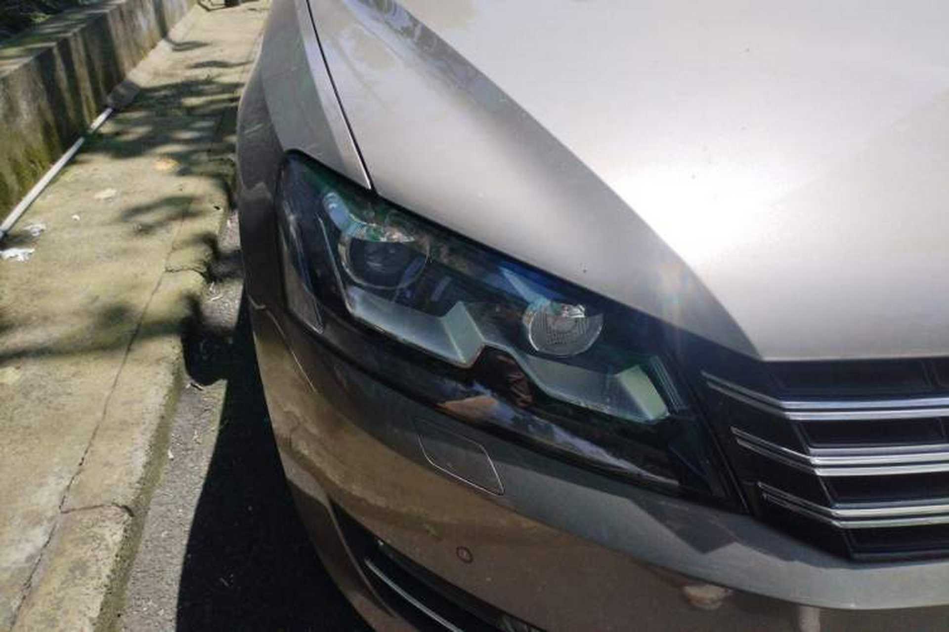 Used Volkswagen Passat 2013 1.8TSI DSG Prestige Edition Right Front Headlight