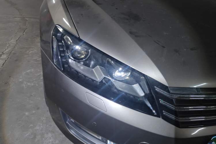 Used Volkswagen Passat 2013 1.8TSI DSG Prestige Edition Right Front Headlight