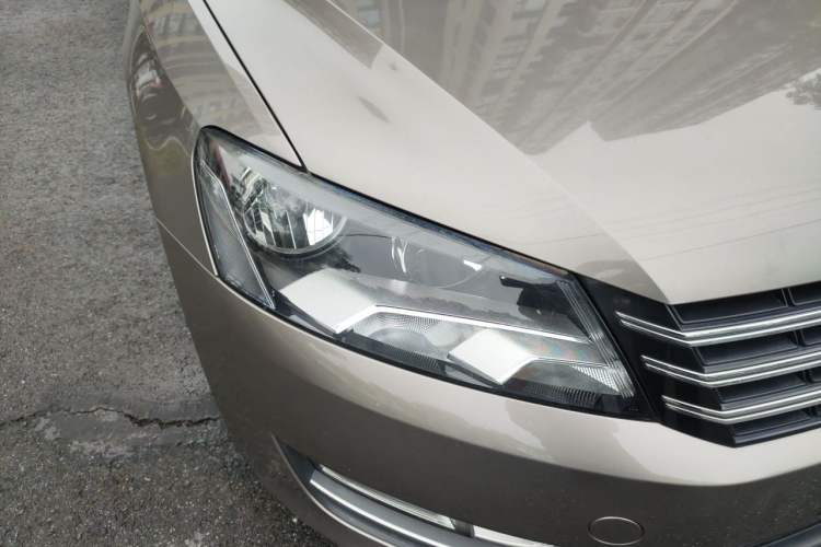 Used Volkswagen Passat 2013 1.8TSI DSG Prestige Edition Right Front Headlight