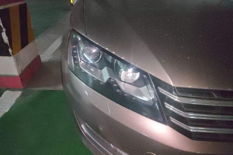 Used Volkswagen Passat 2013 1.8TSI DSG Prestige Edition Right Front Headlight