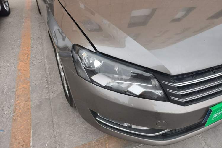 Used Volkswagen Passat 2013 1.8TSI DSG Prestige Edition Right Front Headlight