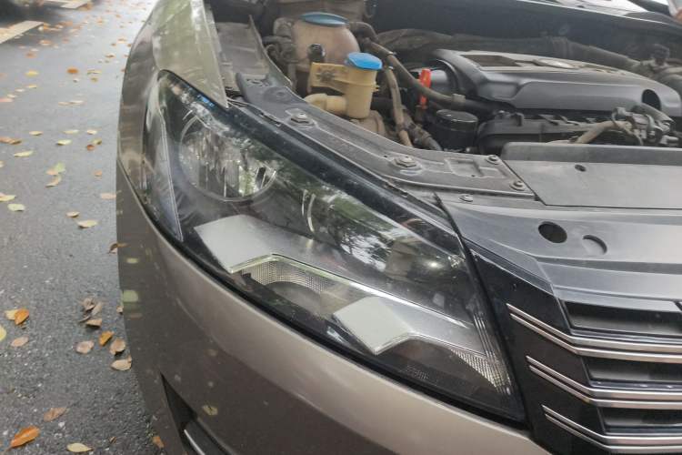 Used Volkswagen Passat 2013 1.8TSI DSG Prestige Edition Right Front Headlight