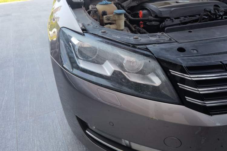 Used Volkswagen Passat 2013 2.0 TSI DSG Ultimate Edition Right Front Headlight