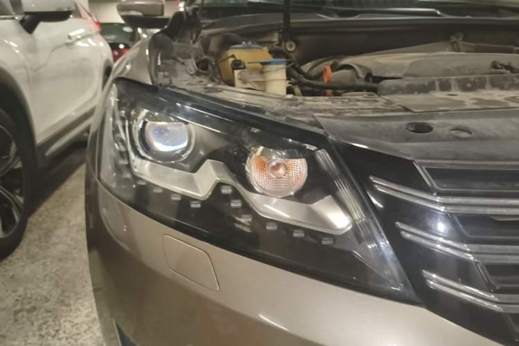 Used Volkswagen Passat 2013 1.8TSI DSG Prestige Edition Right Front Headlight