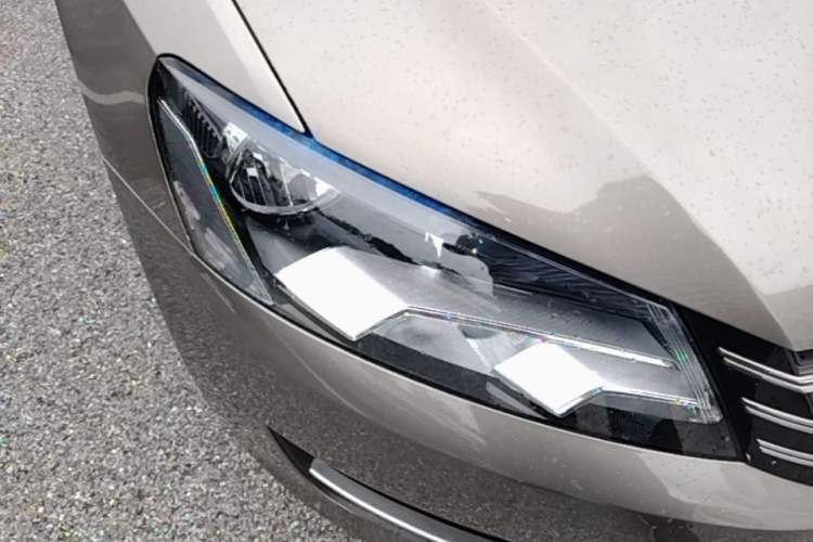 Used Volkswagen Passat 2013 1.8TSI DSG Prestige Edition Right Front Headlight