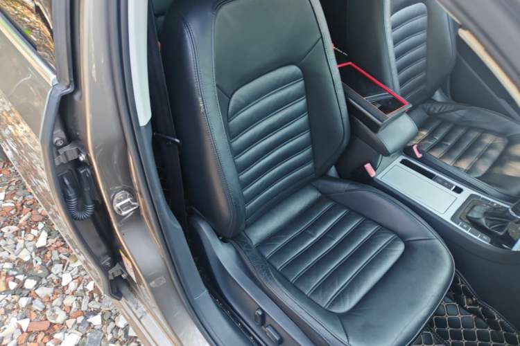 Used Volkswagen Passat 2013 2.0 TSI DSG Prestige Edition Right Front Seat