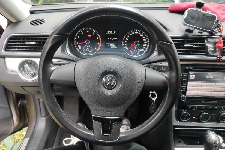 Used Volkswagen Passat 2013 1.8TSI DSG Prestige Edition Steering Wheel