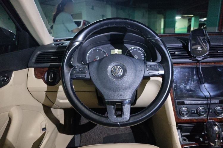 Used Volkswagen Passat 2013 1.8TSI DSG Prestige Edition Steering Wheel