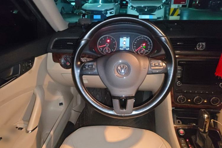 Used Volkswagen Passat 2013 1.8TSI DSG Prestige Edition Steering Wheel