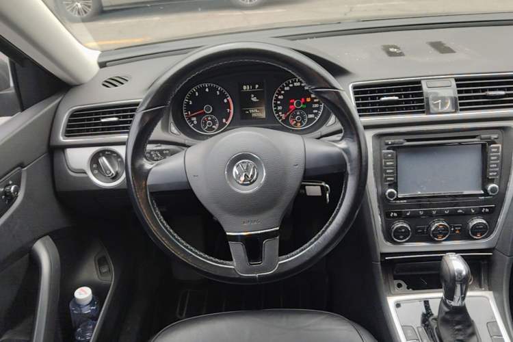 Used Volkswagen Passat 2013 1.8TSI DSG Prestige Edition Steering Wheel