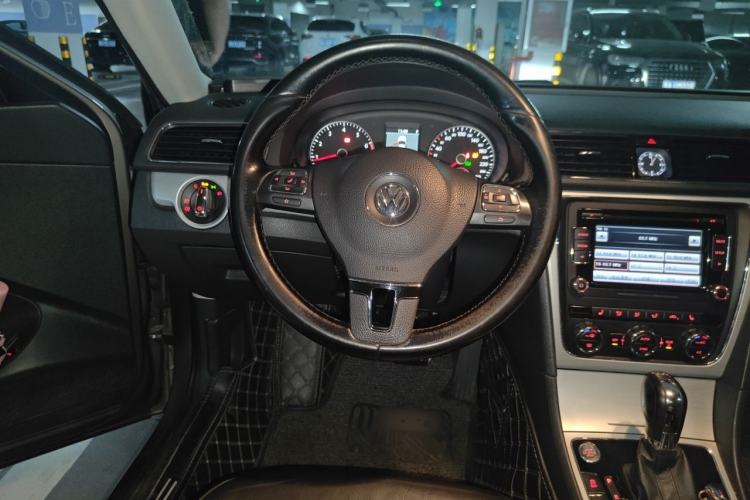 Used Volkswagen Passat 2013 1.8TSI DSG Prestige Edition Steering Wheel