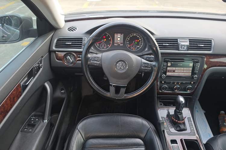 Used Volkswagen Passat 2013 1.8TSI DSG Prestige Edition Steering Wheel