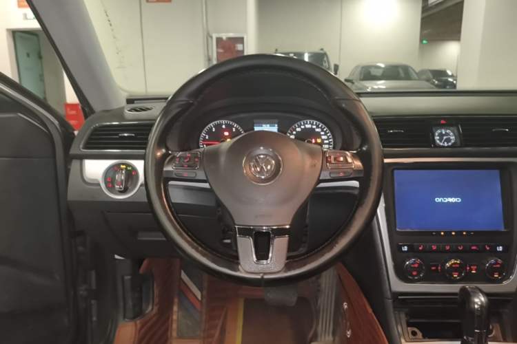 Used Volkswagen Passat 2013 1.8TSI DSG Prestige Edition Steering Wheel