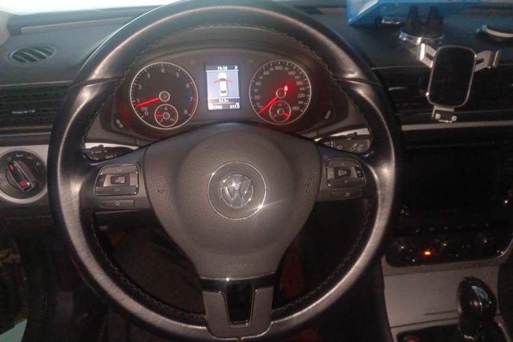 Used Volkswagen Passat 2013 1.8TSI DSG Prestige Edition Steering Wheel