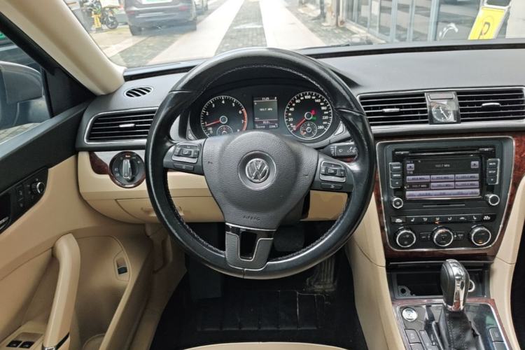 Used Volkswagen Passat 2013 1.8TSI DSG Prestige Edition Steering Wheel