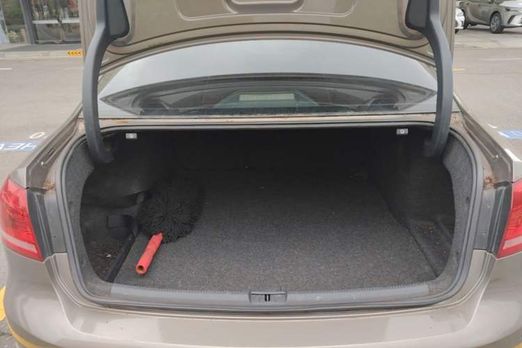Used Volkswagen Passat 2013 1.8TSI DSG Prestige Edition Trunk