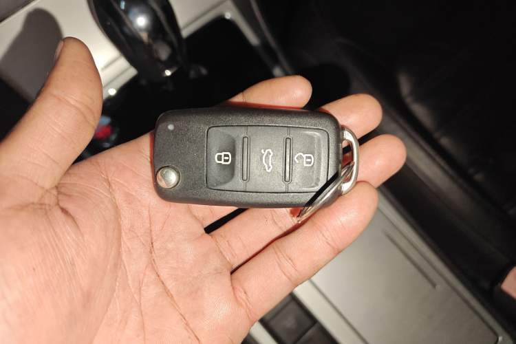 Used Volkswagen Passat 2013 1.8TSI DSG Ultimate Edition Vehicle Key