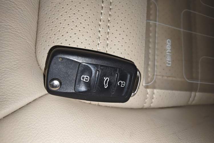 Used Volkswagen Passat 2013 1.8TSI DSG Prestige Edition Vehicle Key