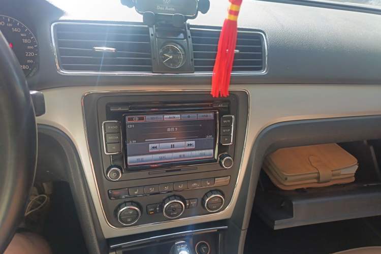 Used Volkswagen Passat 2014 2.0 TSI DSG Prestige Edition Audio And AC Panel