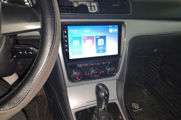 Used Volkswagen Passat 2014 1.8TSI Automatic Prestige Edition Audio And AC Panel