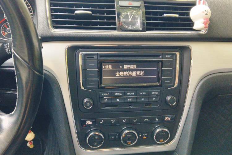 Used Volkswagen Passat 2014 1.8TSI DSG Prestige Edition Audio And AC Panel
