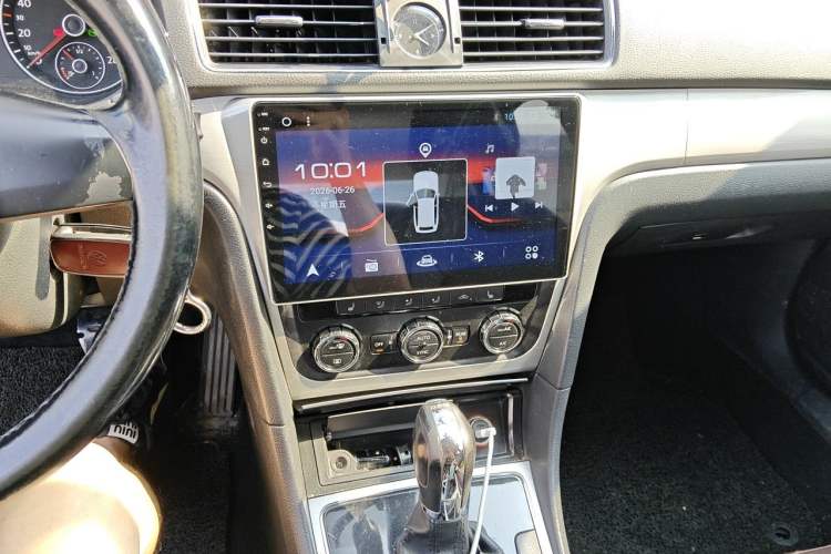 Used Volkswagen Passat 2014 1.8TSI DSG Prestige Navigation Edition Audio And AC Panel