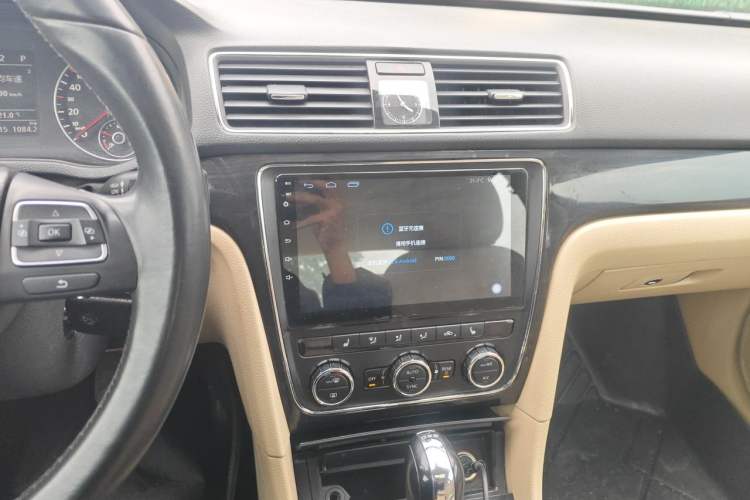 Used Volkswagen Passat 2014 1.8TSI DSG Prestige Edition Audio And AC Panel