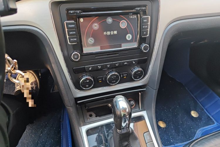 Used Volkswagen Passat 2014 1.8TSI DSG Prestige Navigation Edition Audio And AC Panel