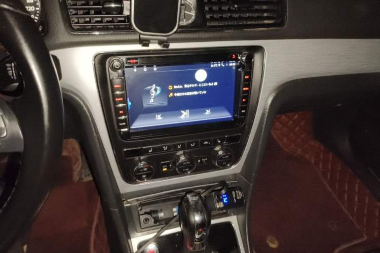 Used Volkswagen Passat 2014 1.8TSI DSG Prestige Edition Audio And AC Panel