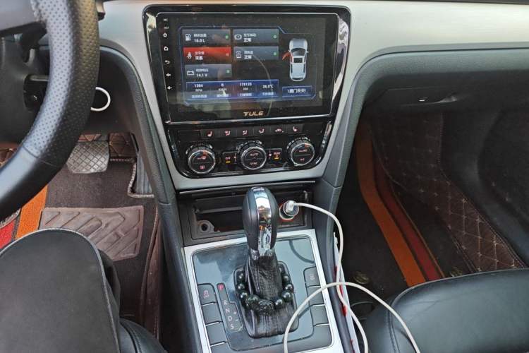 Used Volkswagen Passat 2014 1.8TSI DSG Prestige Edition Audio And AC Panel