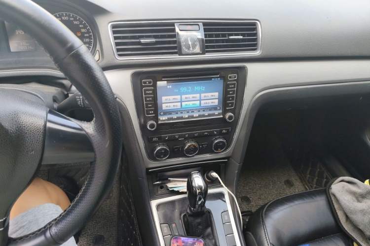Used Volkswagen Passat 2014 1.8TSI DSG Prestige Edition Audio And AC Panel