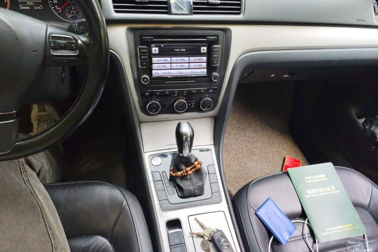 Used Volkswagen Passat 2014 1.8TSI DSG Prestige Edition Audio And AC Panel