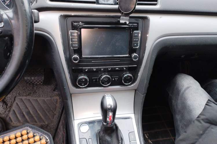 Used Volkswagen Passat 2014 1.8TSI DSG Prestige Edition Audio And AC Panel